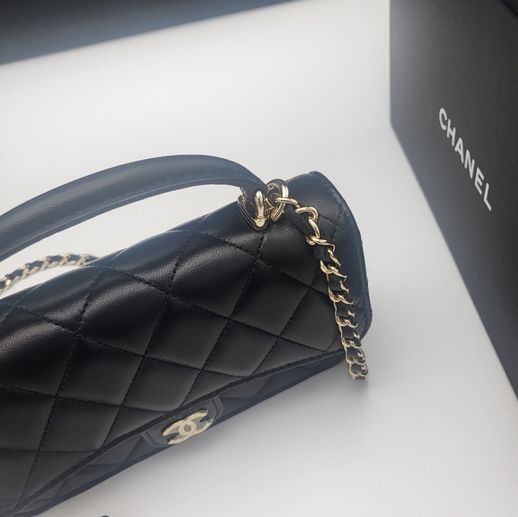 Brand new 2023 authentic Chanel flap phone holder with chain with top handle - Picture 13 of 15